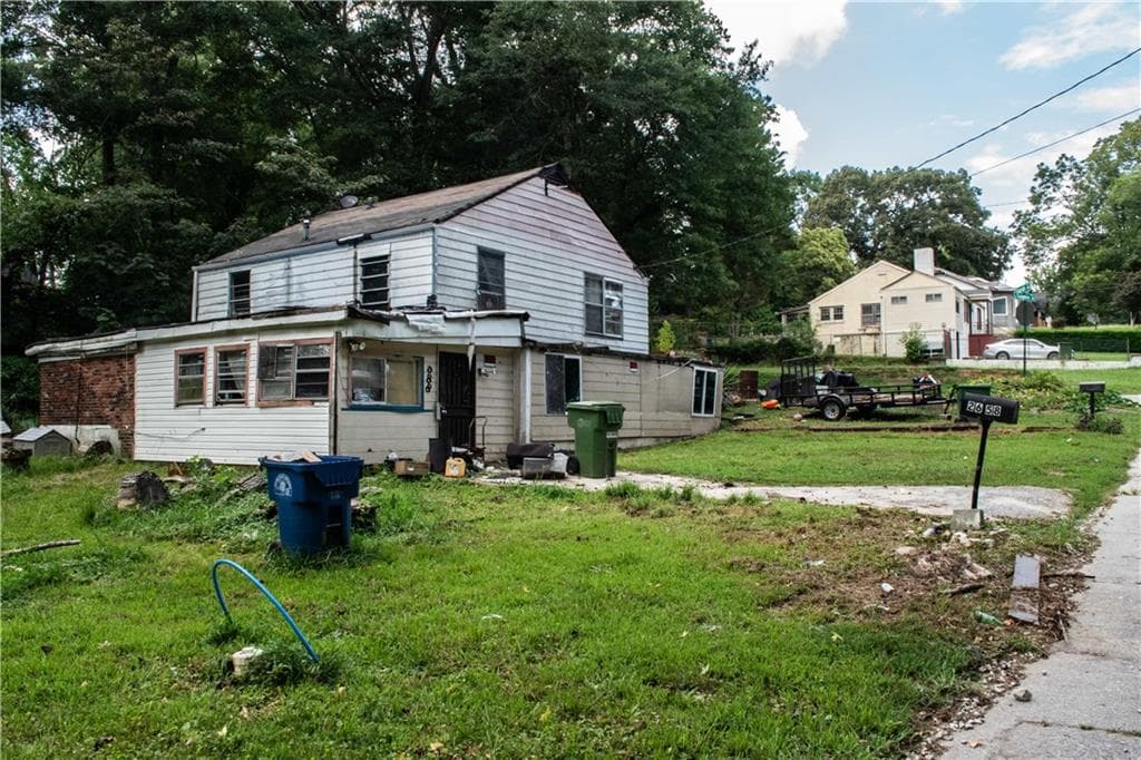 3 bedroom, 2 bathroom, 1,526 sq ft single family residence sold at 688 S Eugenia Place, Atlanta, GA 30318