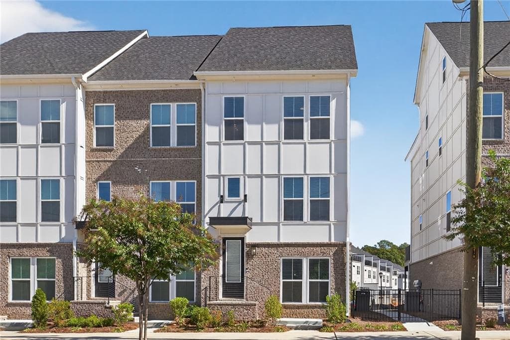 3 bedroom, 5 bathroom, 2,139 sq ft townhouse sold at 2571 Astaire Court, Atlanta, GA 30318