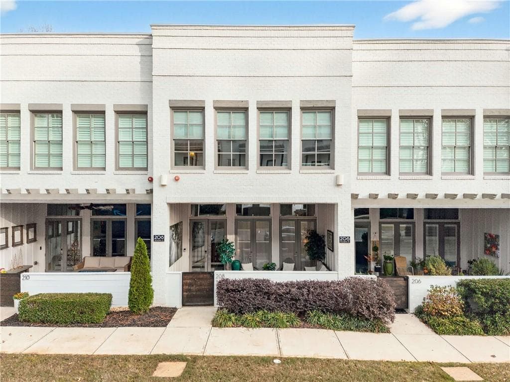 3 bedroom, 3 bathroom, 1,965 sq ft townhouse sold at 208 Sessions Street, Woodstock, GA 30188