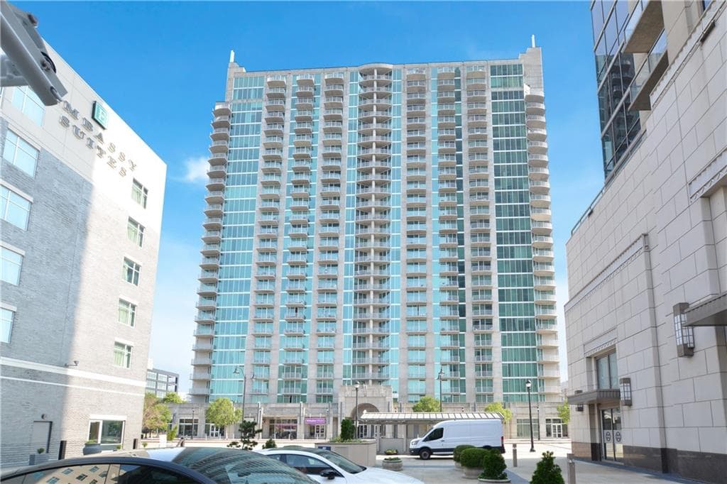 2 bedroom, 2 bathroom, 1,753 sq ft condominium sold at 361 17th Street 1702, Atlanta, GA 30363