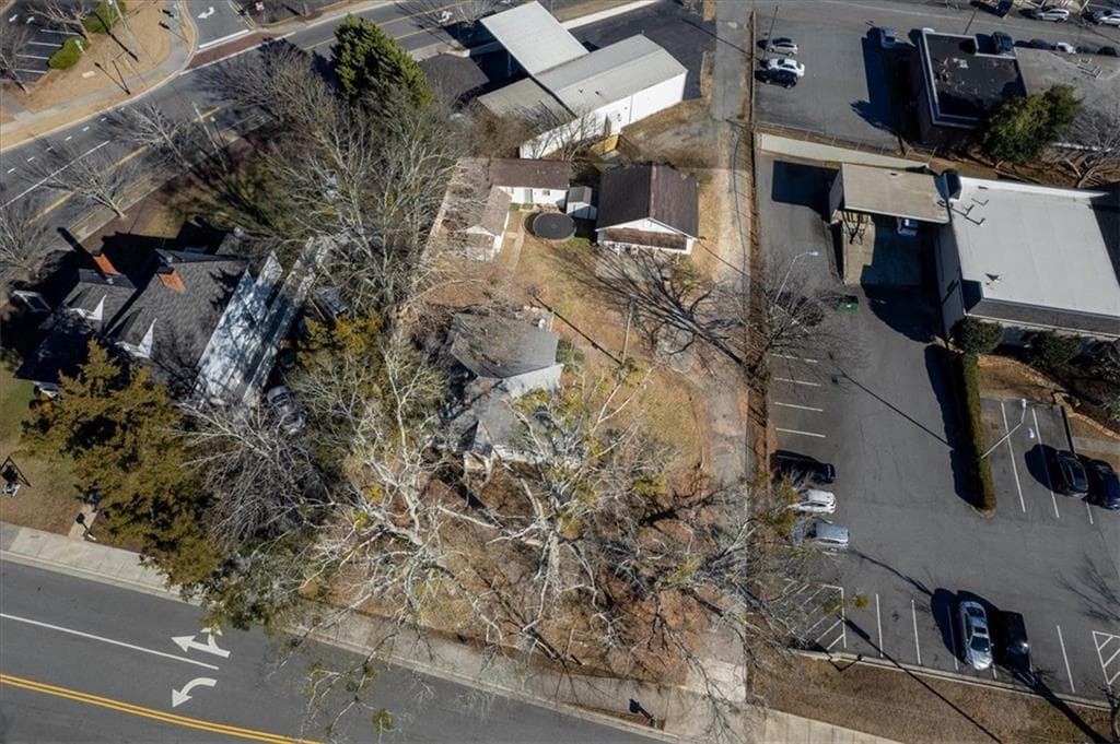 5 bedroom, 3 bathroom, 2,112 sq ft single family residence for sale at 2930 Dallas Street, Kennesaw, GA 30144