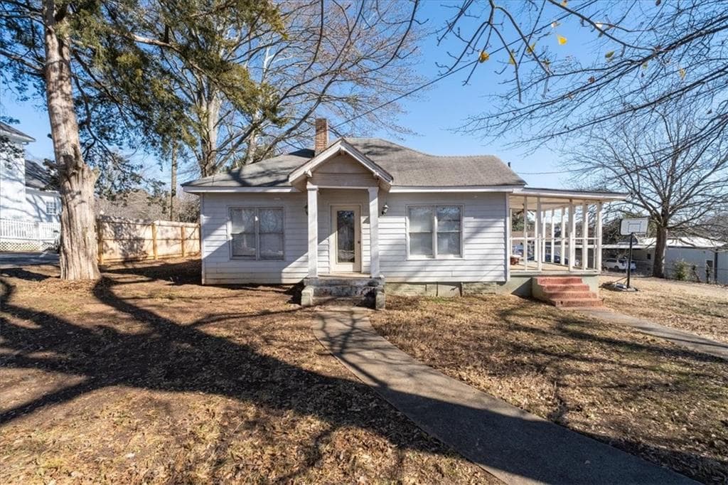 5 bedroom, 3 bathroom, 2,112 sq ft single family residence for sale at 2930 Dallas Street, Kennesaw, GA 30144 — photo 3