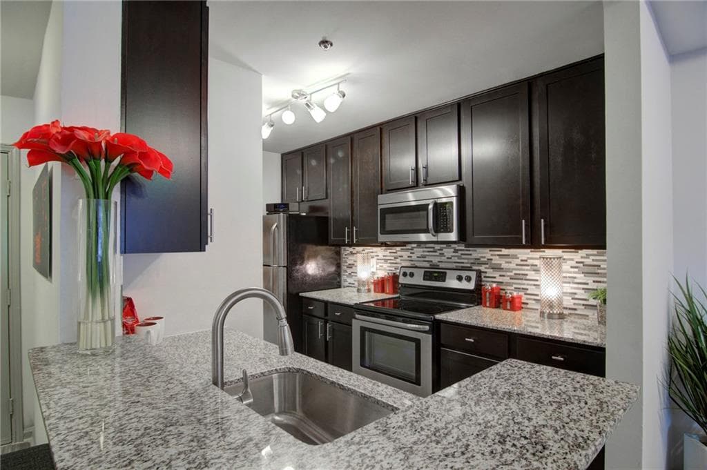 2 bedroom, 2 bathroom, 1,181 sq ft apartment for rent at 1970 Peachford Road 1129, Dunwoody, GA 30338 for $2,105 a month — photo 1 of 20