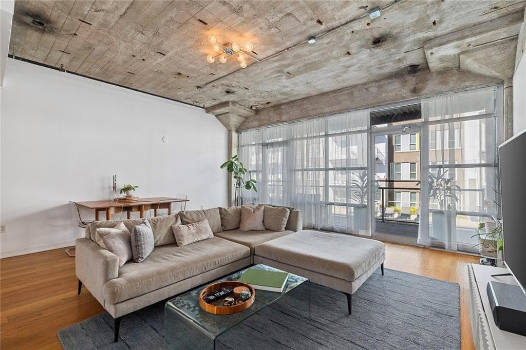 2 bedroom, 2 bathroom, 1,373 sq ft condominium sold at 890 Memorial Drive Drive 107, Atlanta, GA 30316