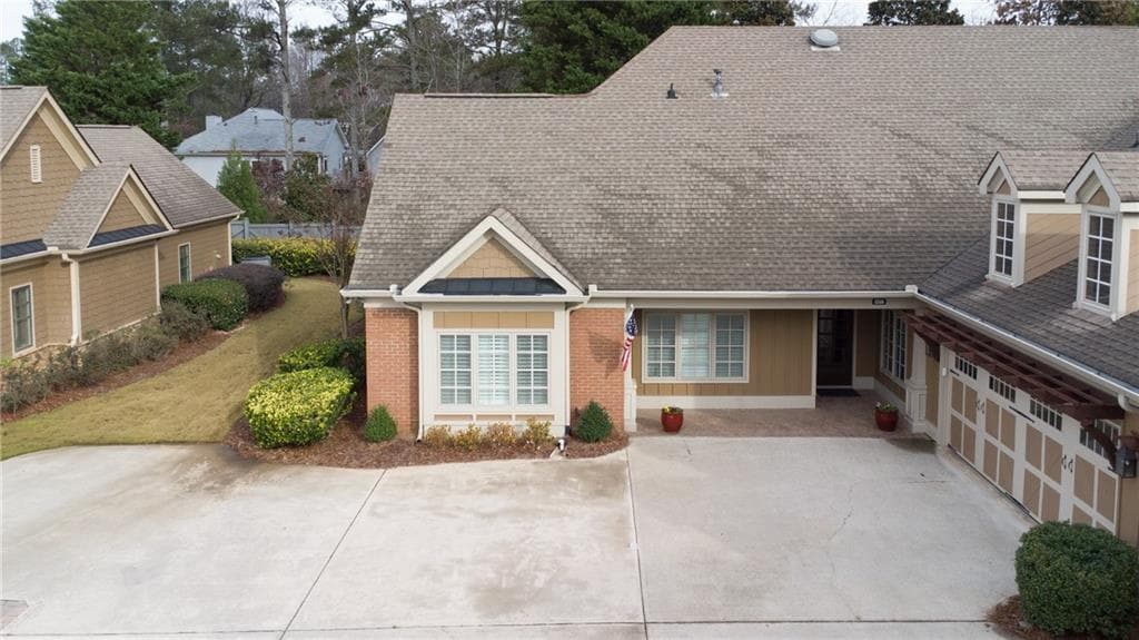 3 bedroom, 2 bathroom, 2,510 sq ft condominium for sale at 2516 Ballantrae Circle, Cumming, GA 30041 — photo 2