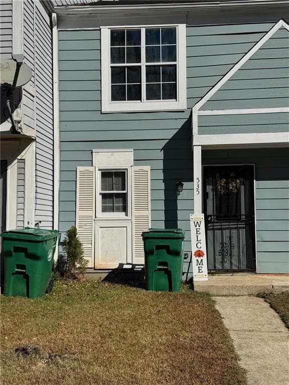 2 bedroom, 2 bathroom, 1,092 sq ft townhouse for sale at 535 Prince Of Wales, Stone Mountain, GA 30083 — photo 1 of 26