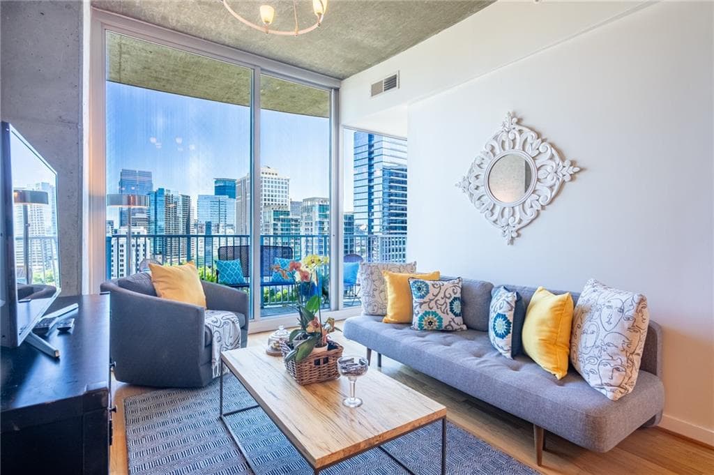 1 bedroom, 1 bathroom, 678 sq ft condominium sold at 860 Peachtree Street 1613, Atlanta, GA 30308