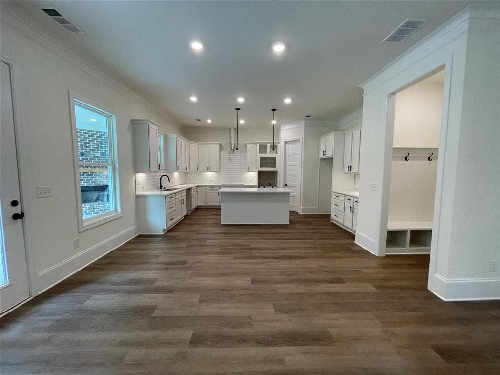 5 bedroom, 4 bathroom, 3,573 sq ft single family residence for sale at 3219 TRADITIONS Way, Jefferson, GA 30549 — photo 9