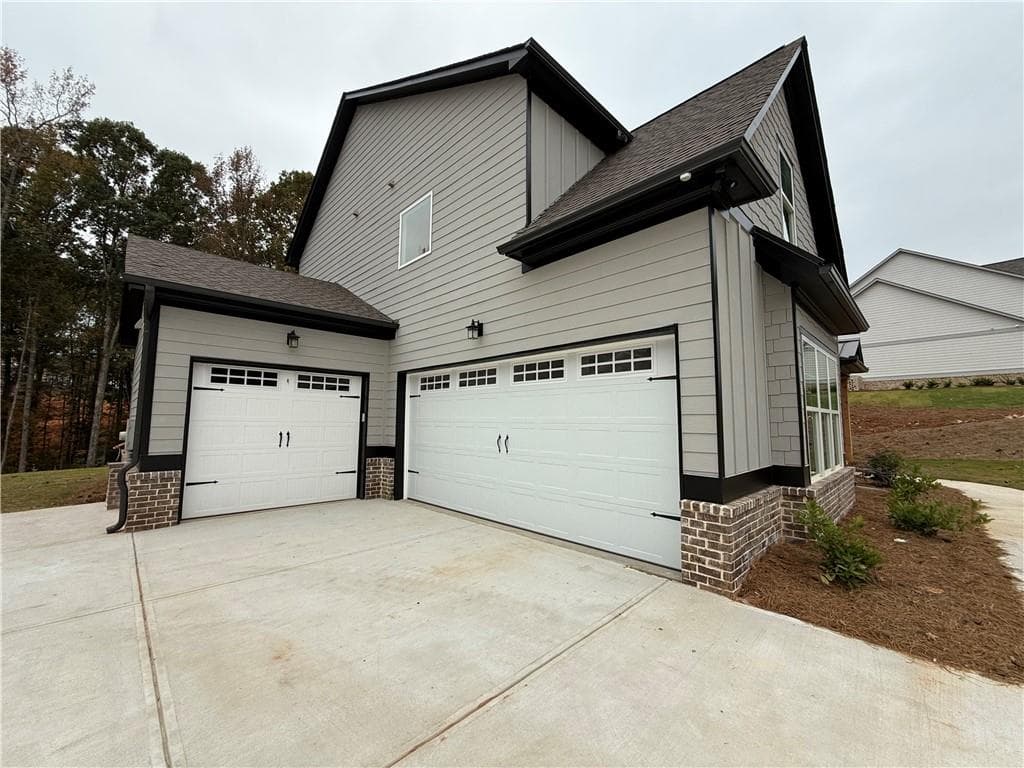5 bedroom, 4 bathroom, 3,573 sq ft single family residence for sale at 3229 TRADITIONS Way, Jefferson, GA 30549 — photo 2