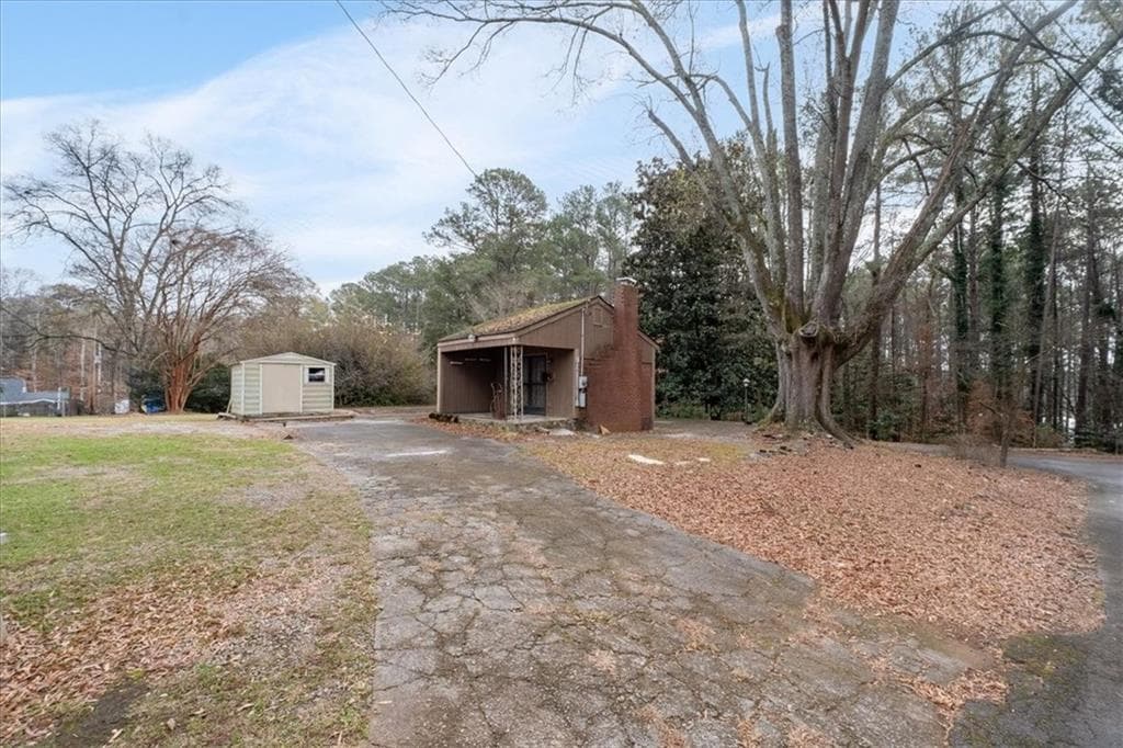 single family residence under contract at 4120 South Lakeshore Drive, Acworth, GA 30101 — photo 8