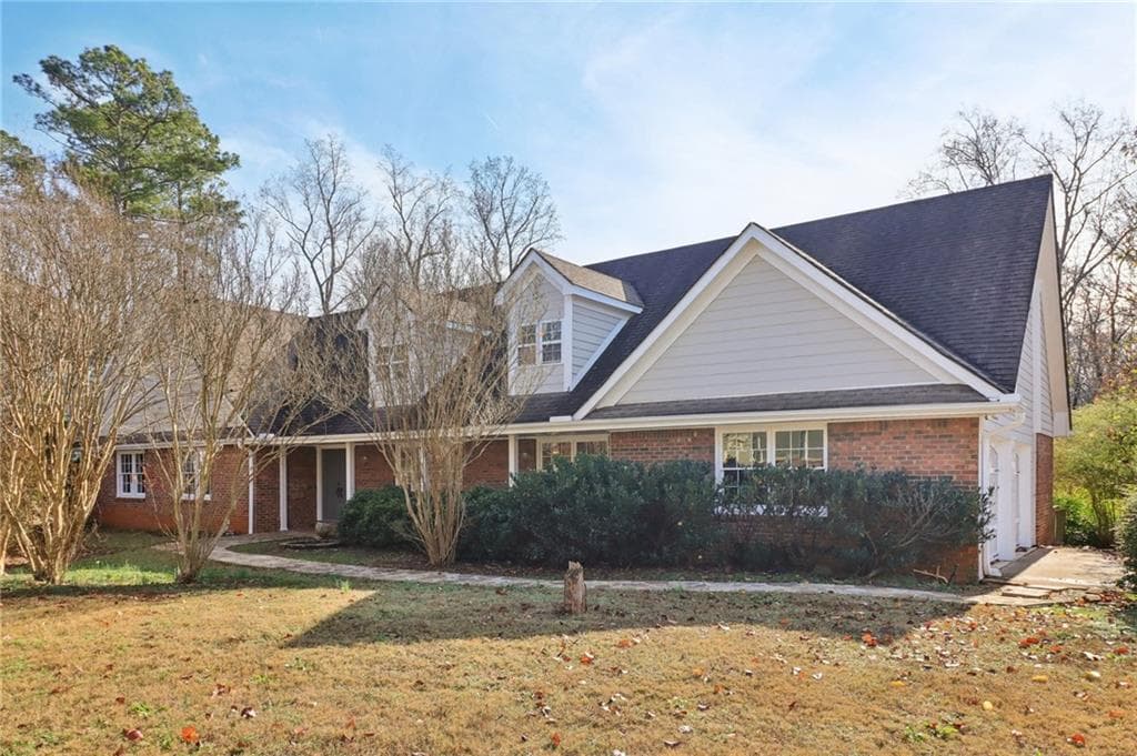 6 bedroom, 3 bathroom, 4,500 sq ft single family residence for sale at 937 Hidden Falls Lane, Smyrna, GA 30082 — photo 2