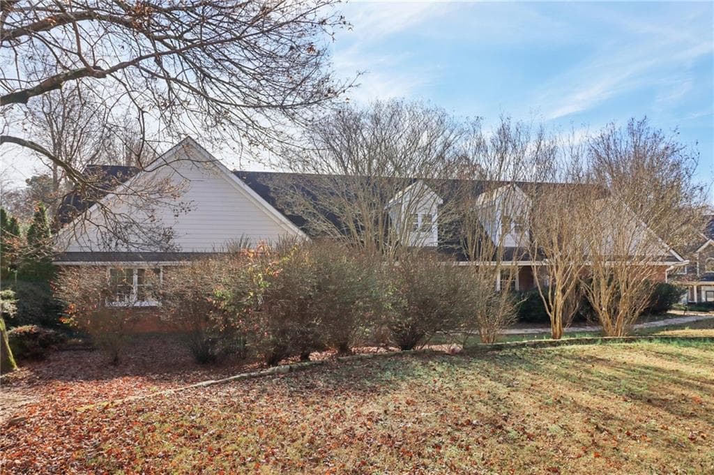 6 bedroom, 3 bathroom, 4,500 sq ft single family residence for sale at 937 Hidden Falls Lane, Smyrna, GA 30082 — photo 3