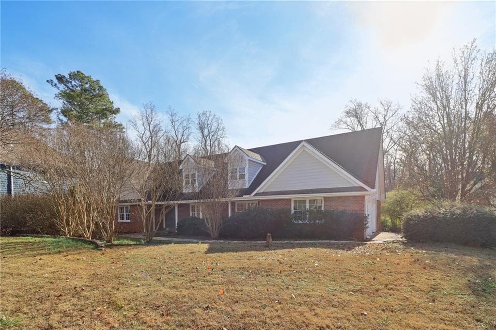 6 bedroom, 3 bathroom, 4,500 sq ft single family residence for sale at 937 Hidden Falls Lane, Smyrna, GA 30082 — photo 4