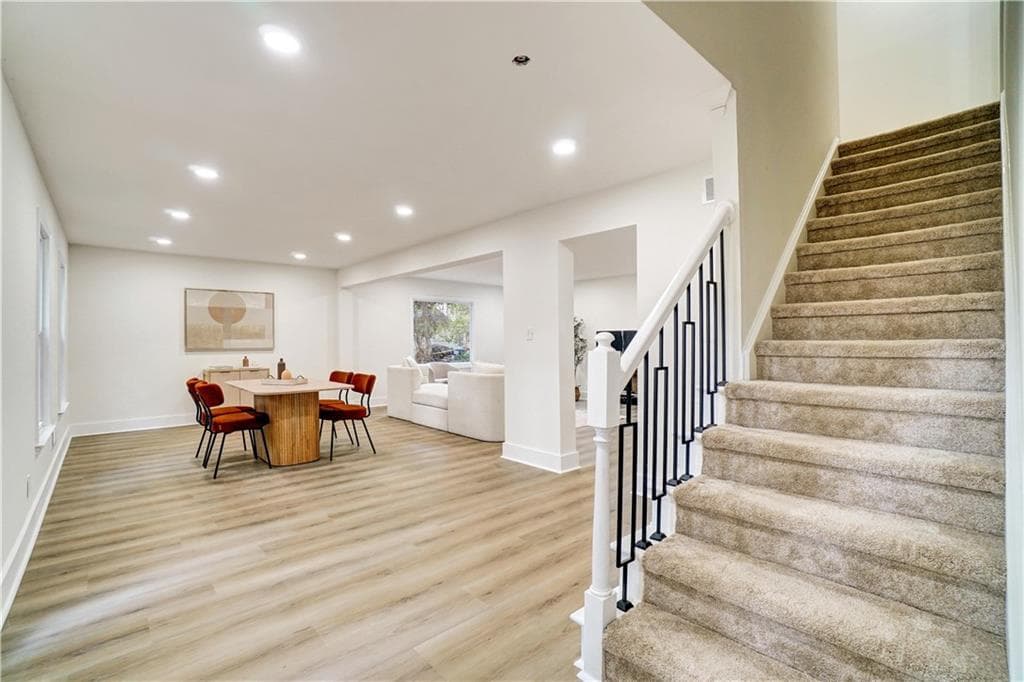 5 bedroom, 4 bathroom, 2,711 sq ft single family residence under contract at 1414 Logan Circle, Marietta, GA 30062 — photo 2