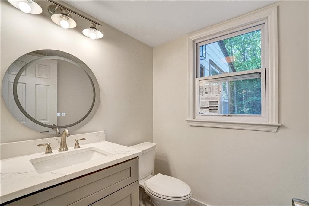 5 bedroom, 4 bathroom, 2,711 sq ft single family residence under contract at 1414 Logan Circle, Marietta, GA 30062 — photo 10