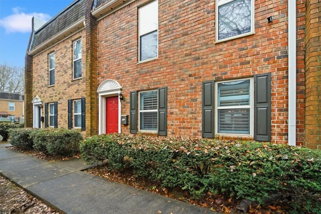 3 bedroom, 3 bathroom, 1,600 sq ft condominium for sale at 115 Winding River Drive B, Atlanta, GA 30350 — photo 4