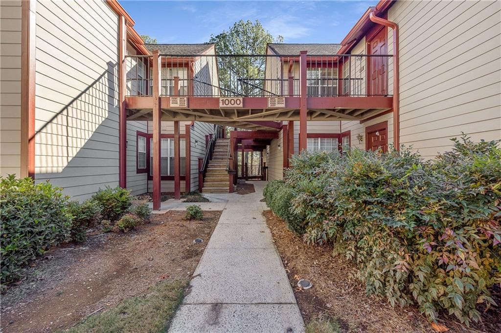 3 bedroom, 2 bathroom, 950 sq ft condominium sold at 1019 Sandy Lane Drive, Alpharetta, GA 30022