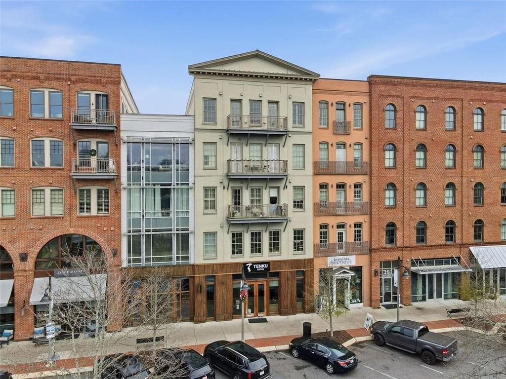 360 CHAMBERS Street 451
