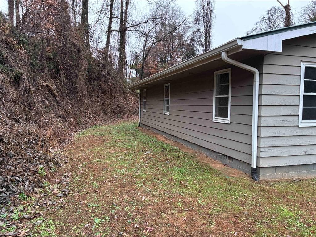 3 bedroom, 1 bathroom, 1,164 sq ft single family residence under contract at 6 Logan Way, Ellijay, GA 30540 — photo 2