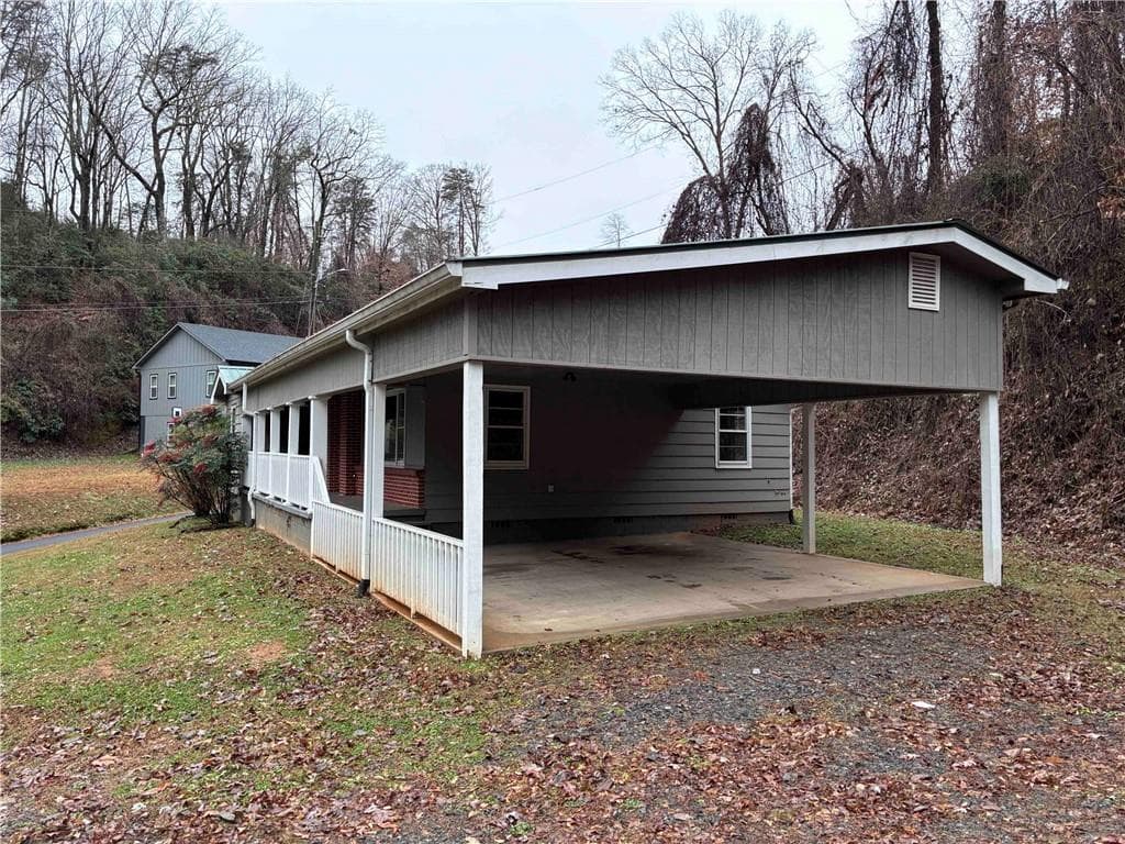 3 bedroom, 1 bathroom, 1,164 sq ft single family residence under contract at 6 Logan Way, Ellijay, GA 30540 — photo 3