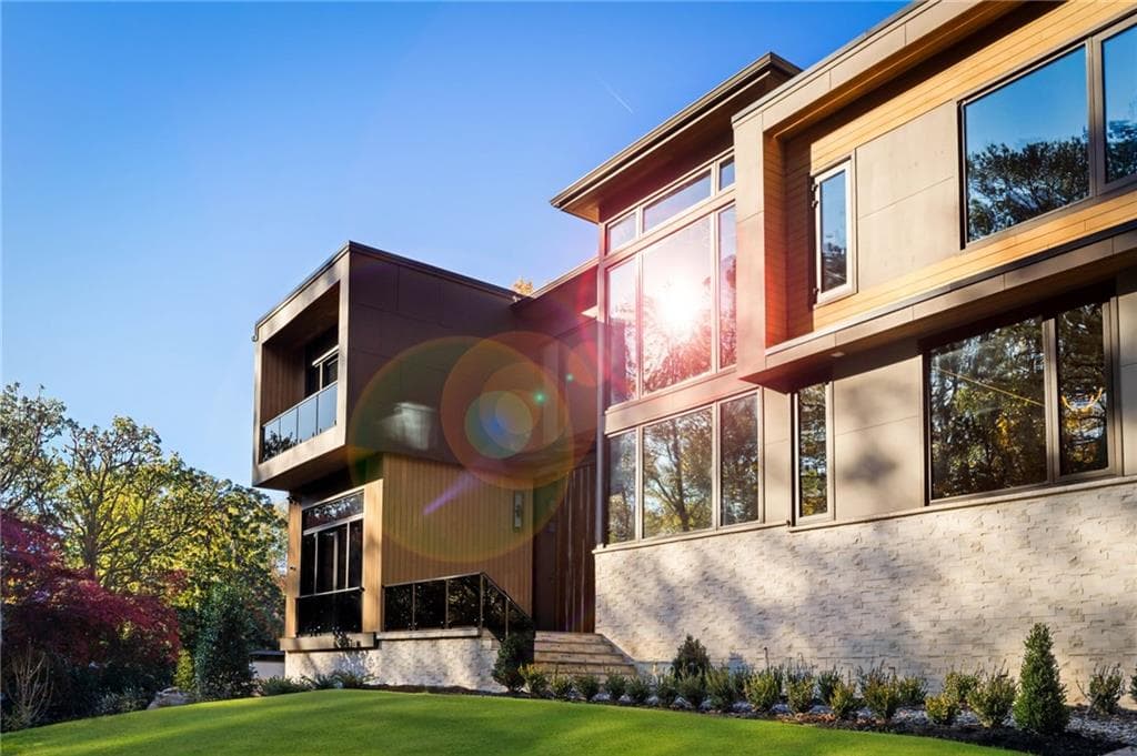 6 bedroom, 10 bathroom, 11,368 sq ft single family residence sold at 654 Longleaf Drive, Atlanta, GA 30342