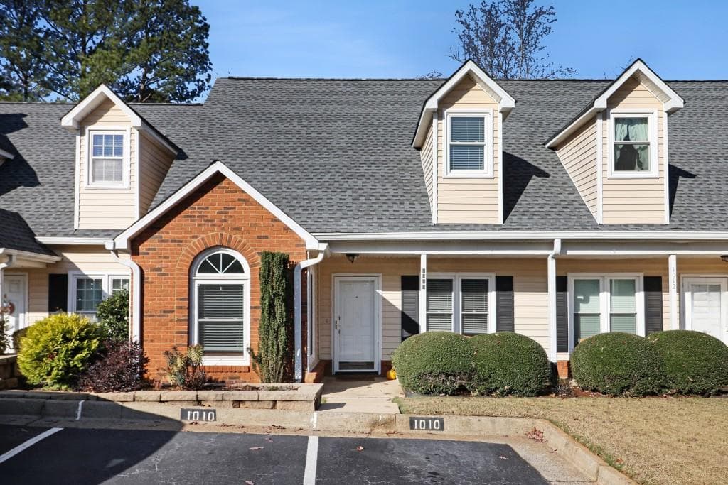 1010 Sasha Lane, Roswell, GA 30075 — most recent listing photo