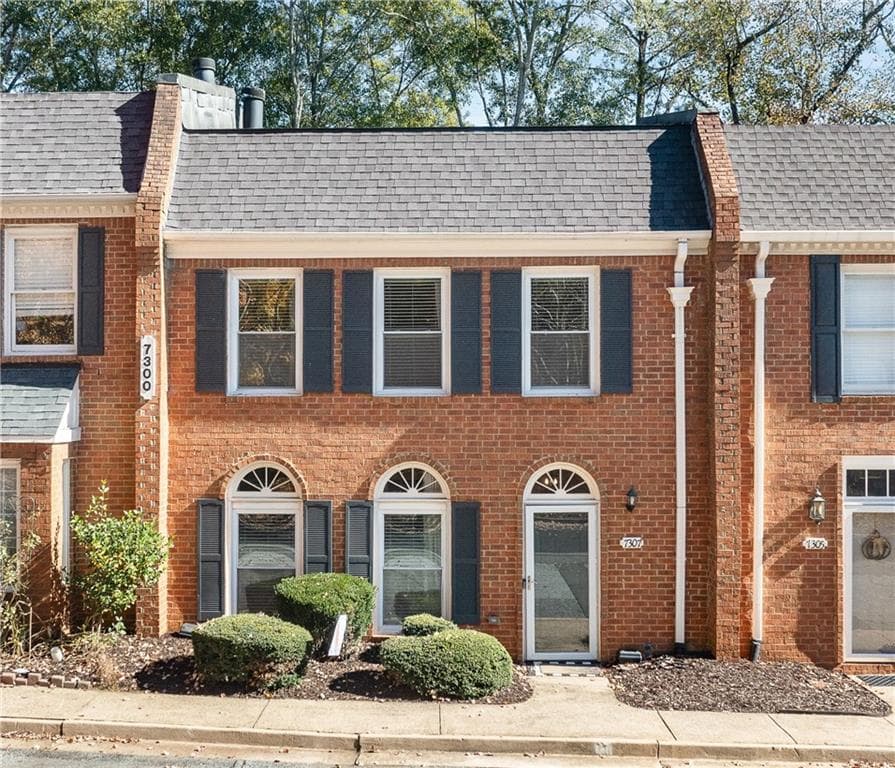 7307 Saint Charles Square, Roswell, GA 30075 — most recent listing photo