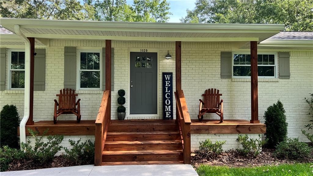 3 bedroom, 2 bathroom single family residence for rent at 1039 Washington Avenue, Woodstock, GA 30188 for $2,200 a month — photo 1 of 42