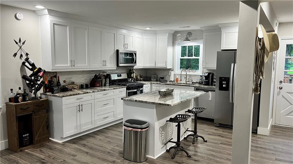 3 bedroom, 2 bathroom single family residence for rent at 1039 Washington Avenue, Woodstock, GA 30188 for $2,200 a month — photo 2