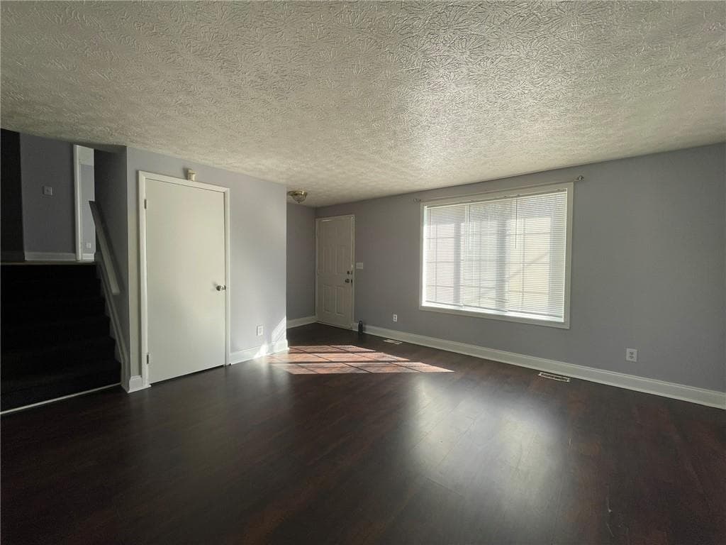 3 bedroom, 2 bathroom, 1,368 sq ft single family residence for rent at 1001 Traymore Drive, Norcross, GA 30093 for $1,600 a month — photo 3