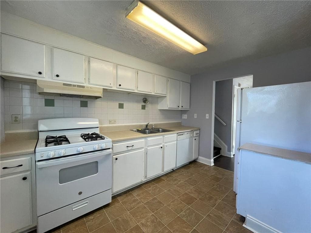 3 bedroom, 2 bathroom, 1,368 sq ft single family residence for rent at 1001 Traymore Drive, Norcross, GA 30093 for $1,600 a month — photo 5