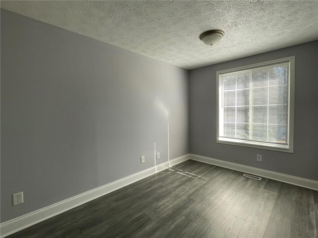 3 bedroom, 2 bathroom, 1,368 sq ft single family residence for rent at 1001 Traymore Drive, Norcross, GA 30093 for $1,600 a month — photo 9