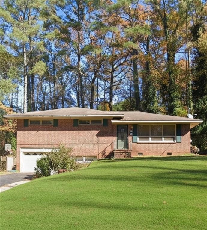 4 bedroom, 2 bathroom, 1,944 sq ft single family residence for sale at 1204 CLUB HOUSE Road, Columbus, GA 31903
