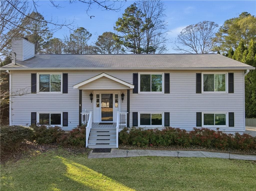 4 bedroom, 2 bathroom, 1,616 sq ft single family residence sold at 106 Village Court, Woodstock, GA 30188