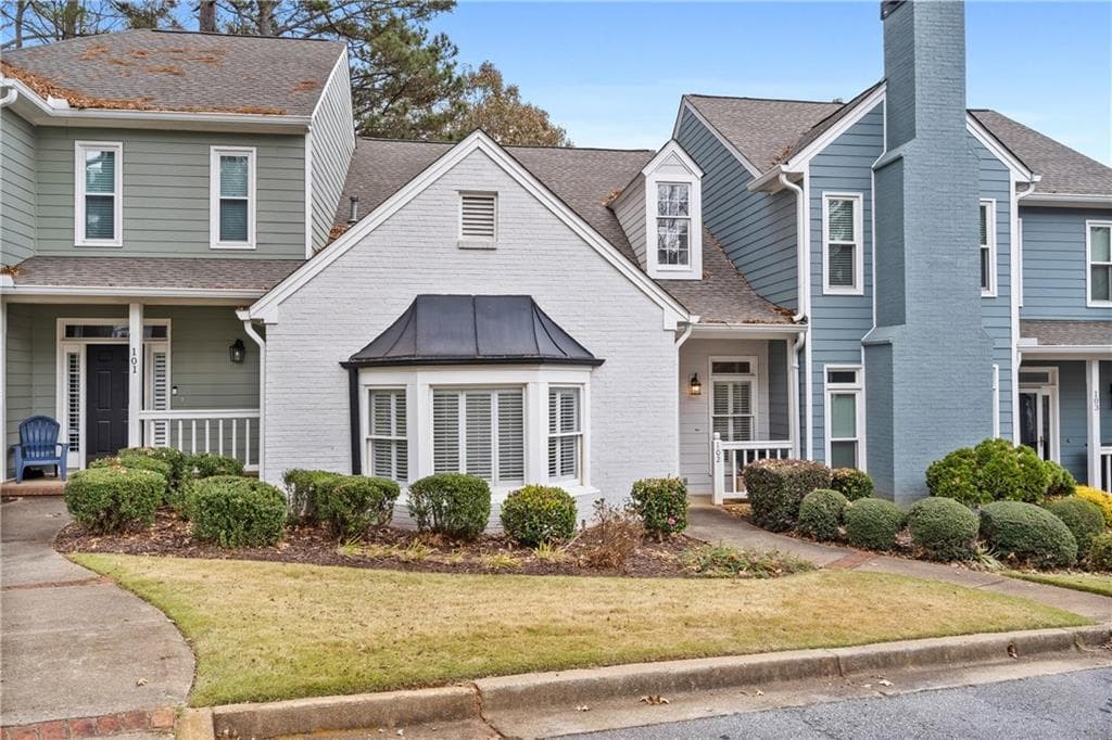 3 bedroom, 3 bathroom, 1,842 sq ft condominium sold at 102 Carryback Drive 102, Marietta, GA 30068