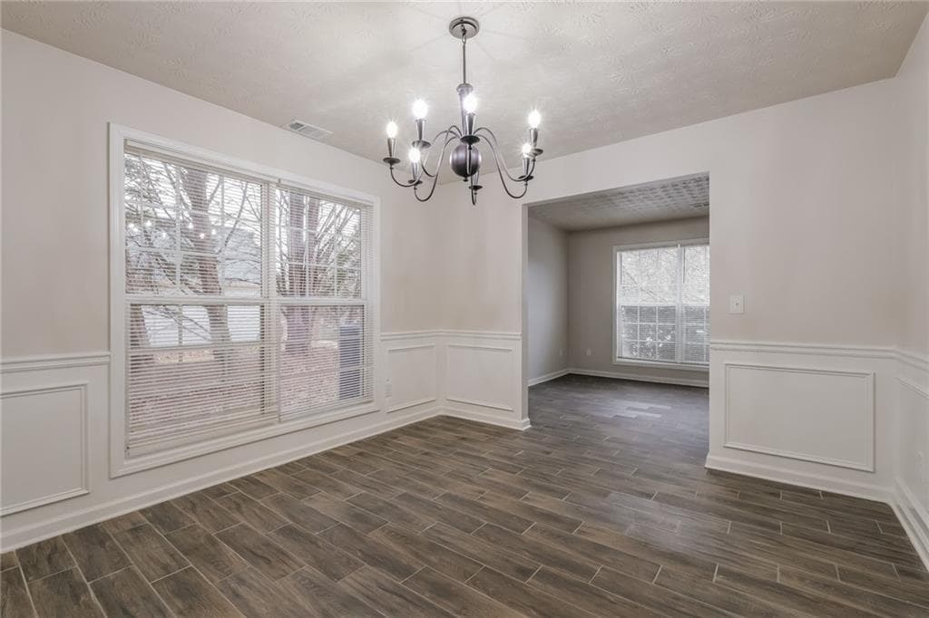 4 bedroom, 3 bathroom, 2,598 sq ft single family residence under contract at 7078 Reserve Court, Flowery Branch, GA 30542 — photo 6