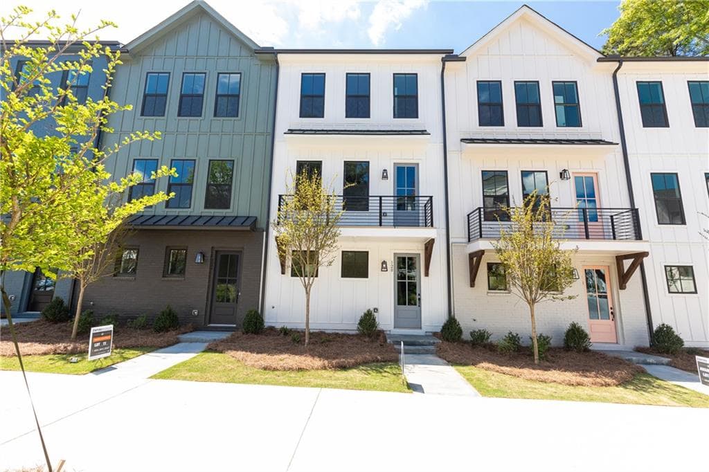 2 bedroom, 3 bathroom, 1,360 sq ft townhouse sold at 980 Bibbs Circle NW 17, Atlanta, GA 30318