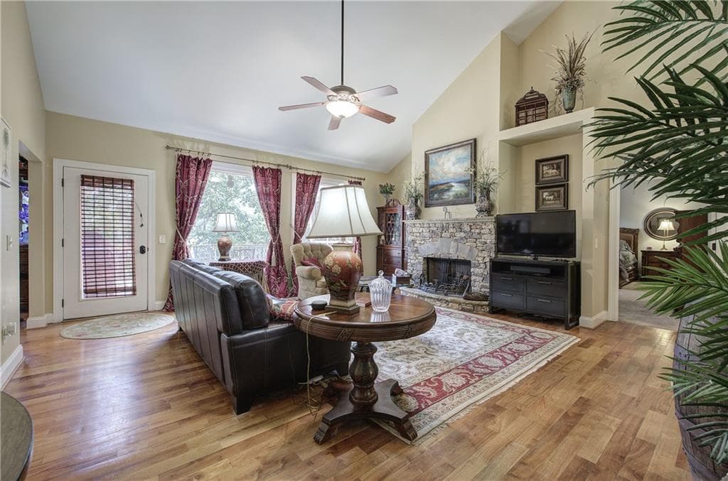 3 bedroom, 4 bathroom, 3,270 sq ft single family residence for sale at 572 Cutthroat Ridge, Jasper, GA 30143 — photo 5