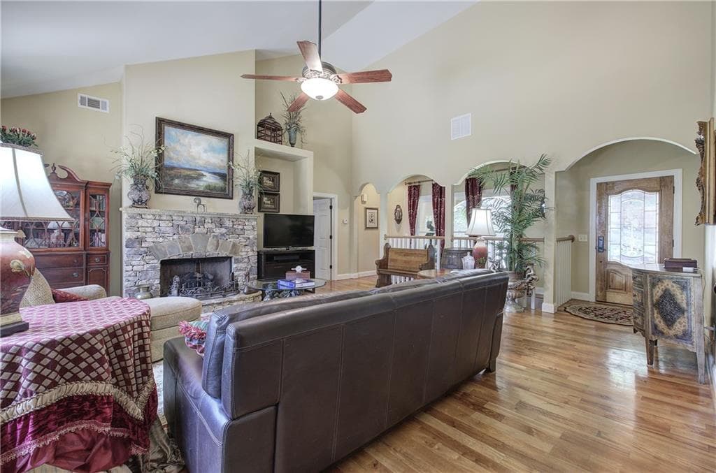 3 bedroom, 4 bathroom, 3,270 sq ft single family residence for sale at 572 Cutthroat Ridge, Jasper, GA 30143 — photo 7