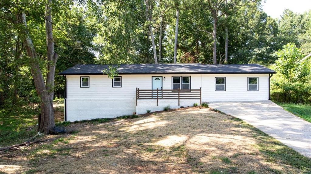 3652 Sweetbriar Circle, Lithia Springs, GA 30122 — most recent listing photo