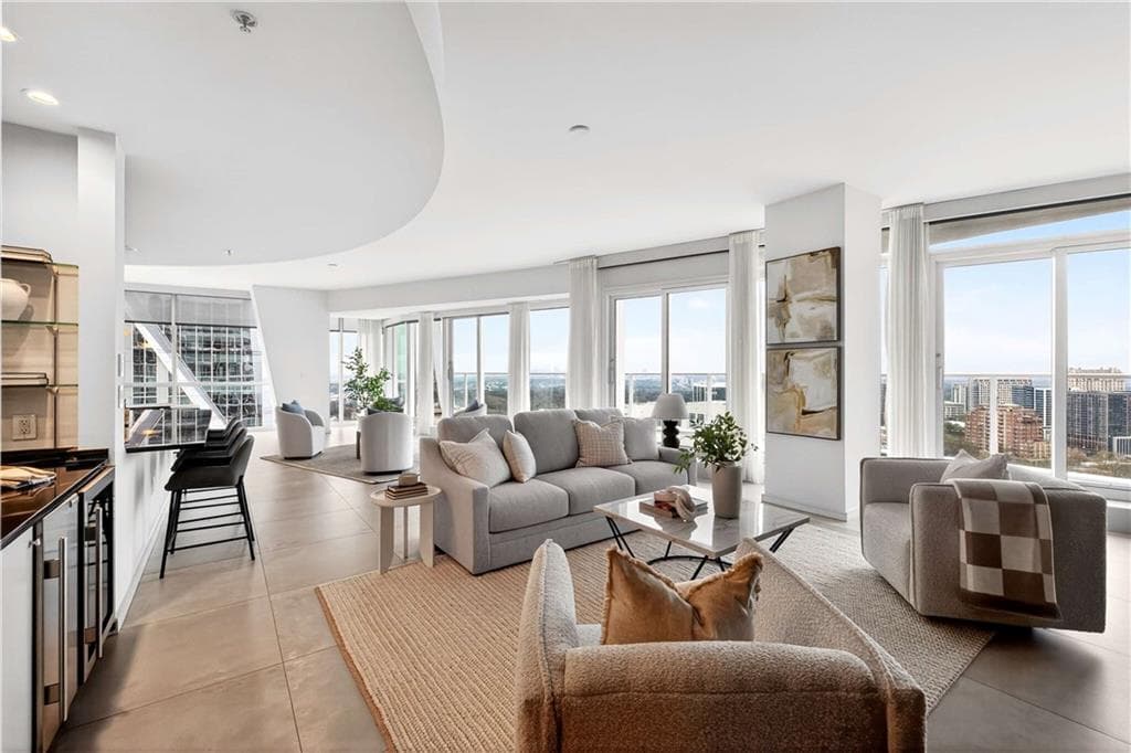 3 bedroom, 4 bathroom, 3,126 sq ft condominium sold at 3325 Piedmont Road 2804, Atlanta, GA 30305