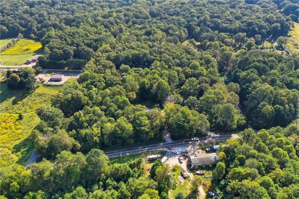 3 bedroom, 2 bathroom, 1,500 sq ft single family residence for sale at 2450 Jones Mountain Road, Talking Rock, GA 30175 — photo 8