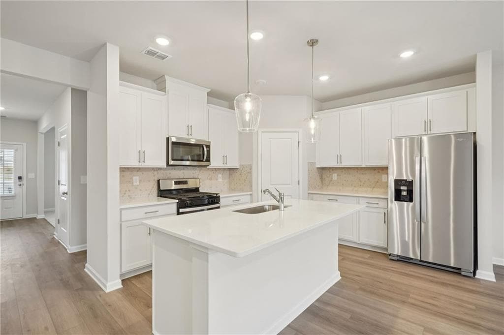 5 bedroom, 3 bathroom, 2,674 sq ft single family residence under contract at 1458 High Falls Lane, Grayson, GA 30017 — photo 9