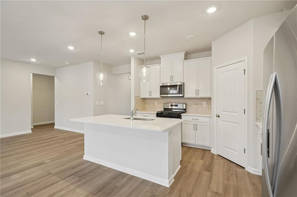 5 bedroom, 3 bathroom, 2,674 sq ft single family residence under contract at 1458 High Falls Lane, Grayson, GA 30017 — photo 10