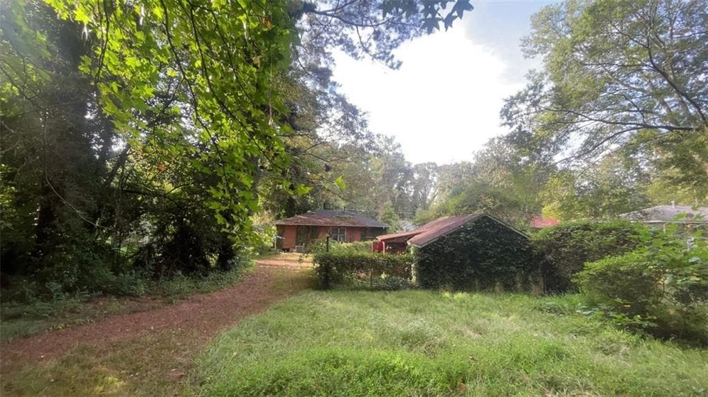3 bedroom, 1 bathroom, 1,232 sq ft single family residence under contract at 1855 BAYBERRY Drive, Atlanta, GA 30311 — photo 2