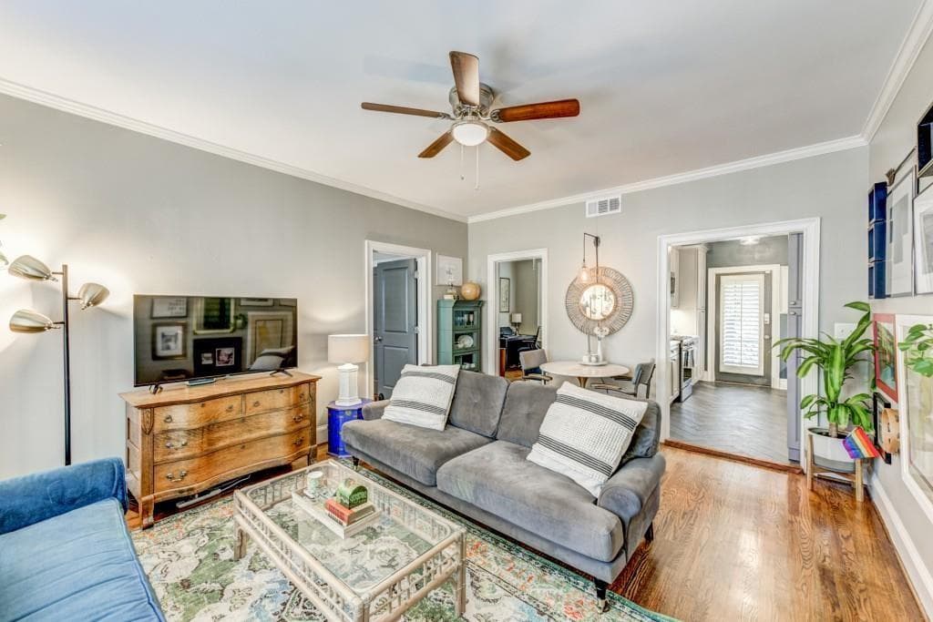 2 bedroom, 1 bathroom condominium for rent at 28 Collier Road 11, Atlanta, GA 30309 for $2,400 a month — photo 4