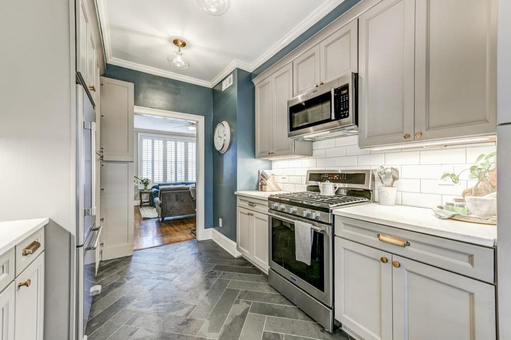 2 bedroom, 1 bathroom condominium for rent at 28 Collier Road 11, Atlanta, GA 30309 for $2,400 a month — photo 5