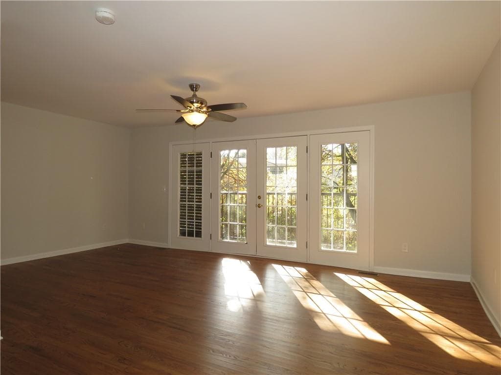 2 bedroom, 1 bathroom, 1,020 sq ft condominium for sale at 311 Peachtree Hills Avenue 6A, Atlanta, GA 30305 — photo 4