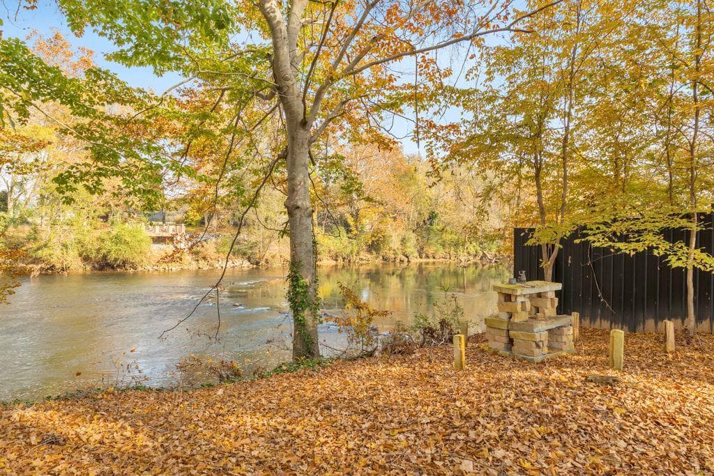 6 bedroom, 7 bathroom, 6,618 sq ft single family residence for sale at 528 Old Alabama Road, Cartersville, GA 30120 — photo 6