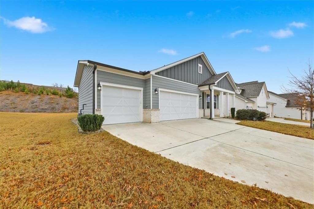 4 bedroom, 3 bathroom, 2,033 sq ft single family residence for sale at 61 Rushing View Glen, Dallas, GA 30157 — photo 4